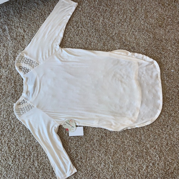 Flowy Long Sleeve Top With an Inspirational Quote - Picture 2 of 2